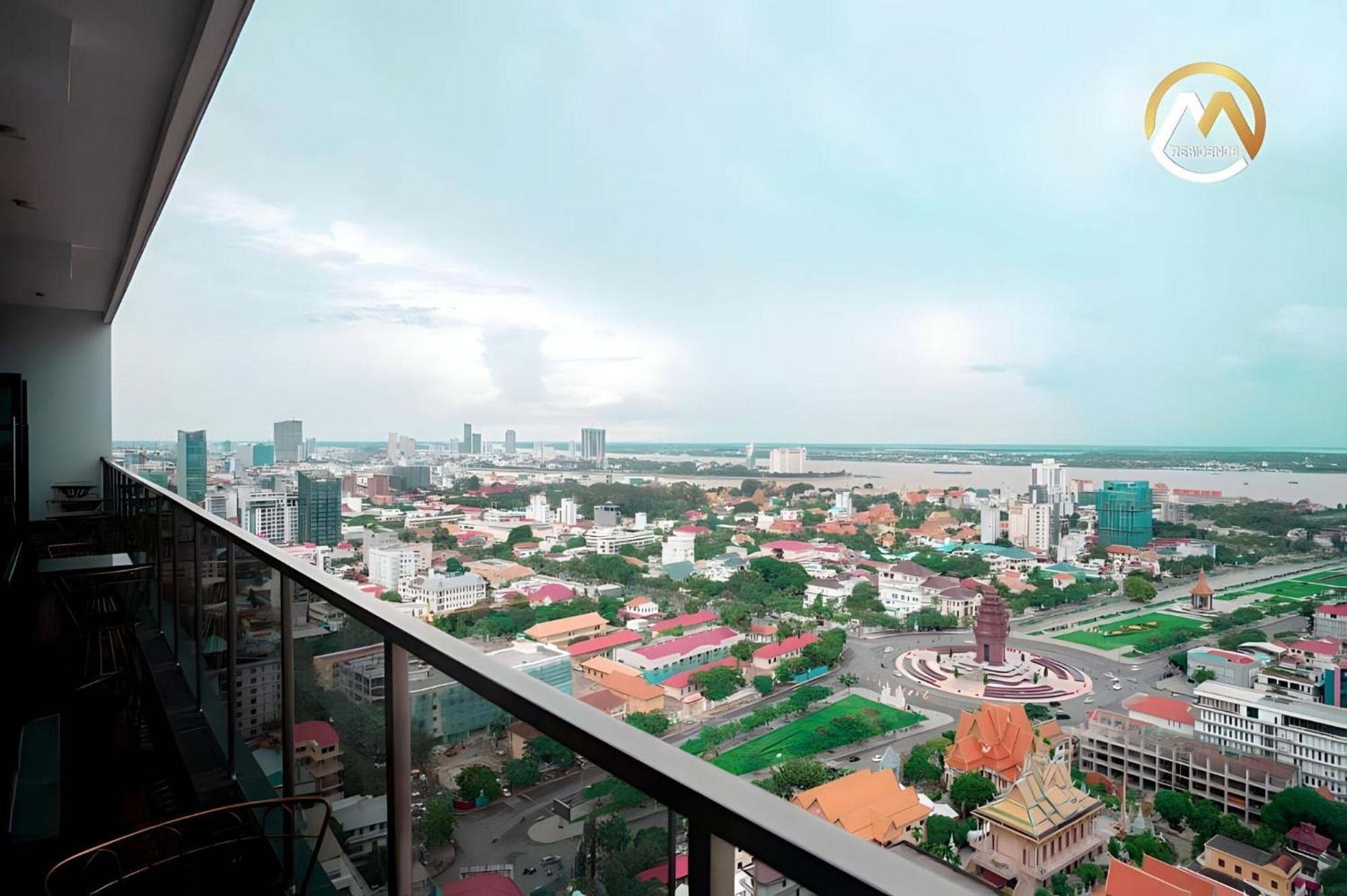 Infinity Pool Hotel Phnom Penh Down To 24 Usd In M Residence Exterior photo